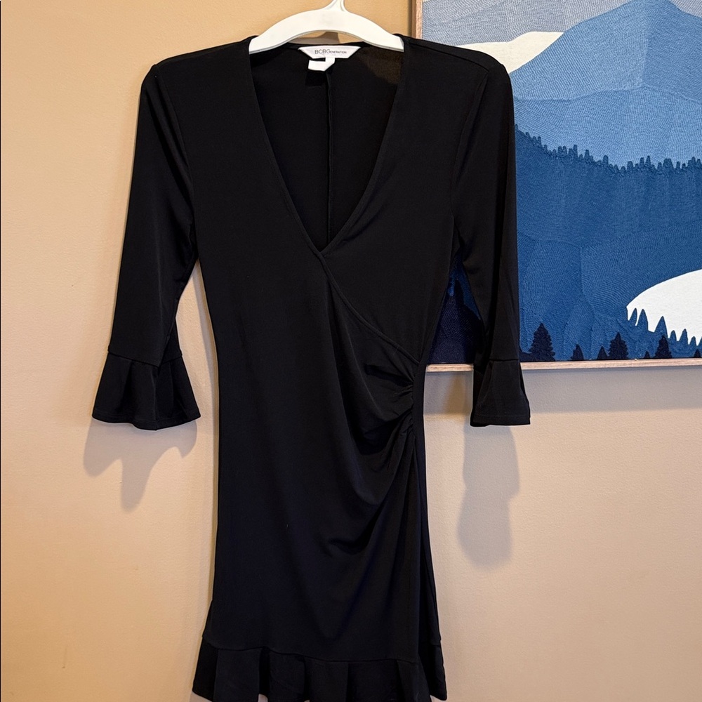 BCBGeneration xs Black V-Neck Ruched Side Dress with Flared Cuffs